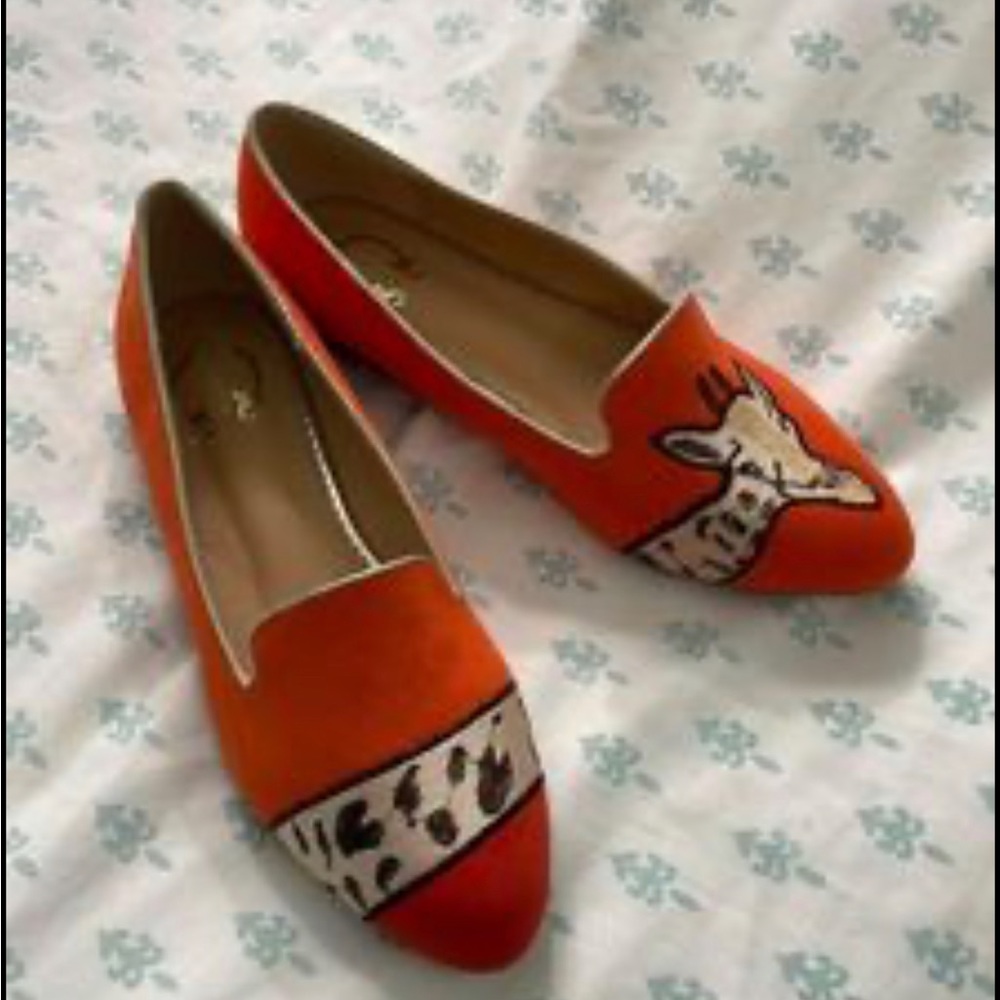 C. Wonder Orange Giraffe Pointed Flats